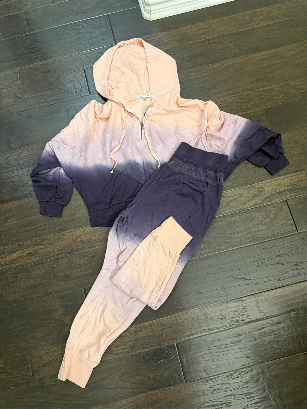 Young Fabulous & Broke Ombre Mixed Media Lounge Set: Hoodie (M) & Pants (L)